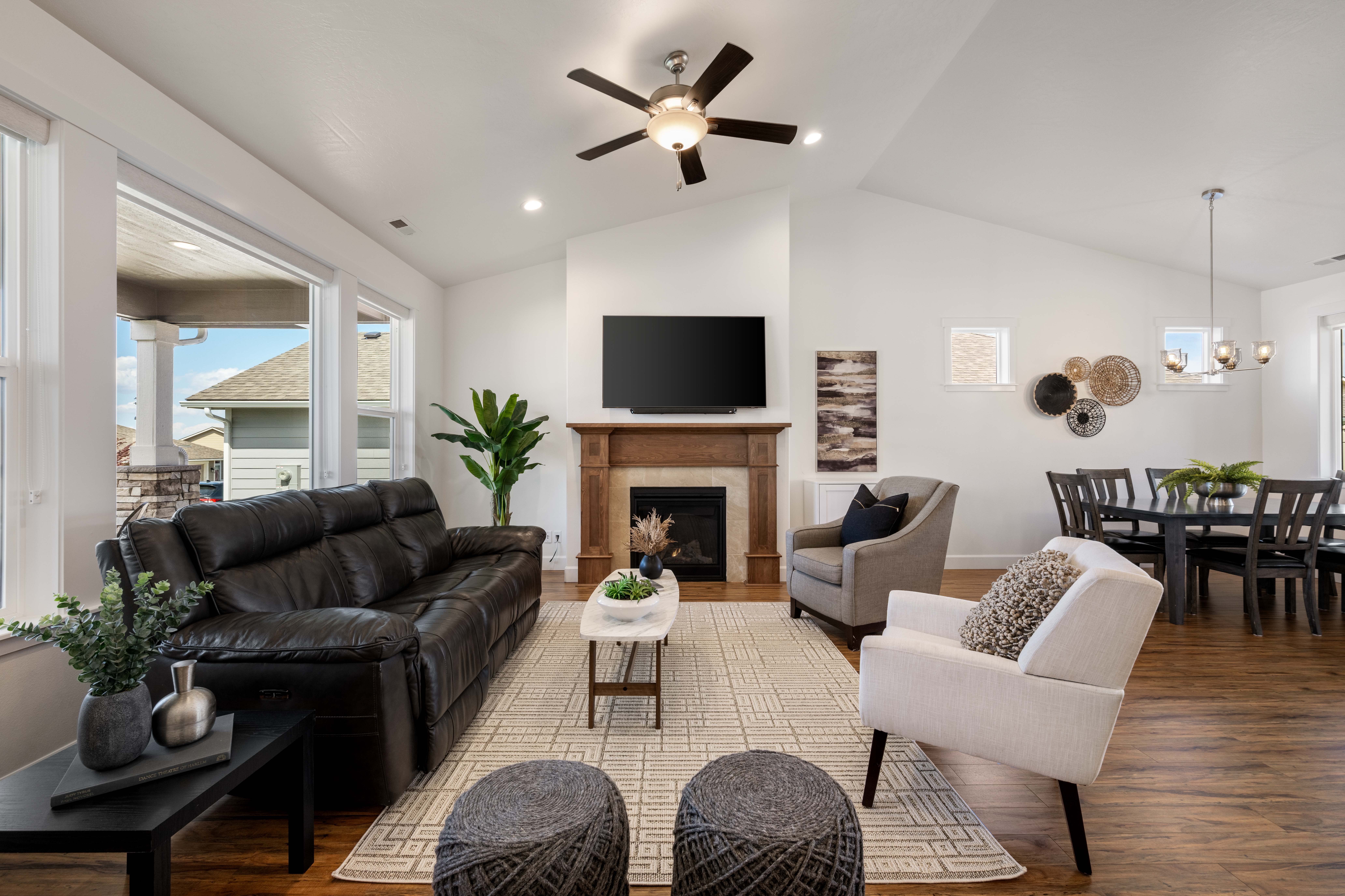  55+ Low Maintenance Living - 物件實景