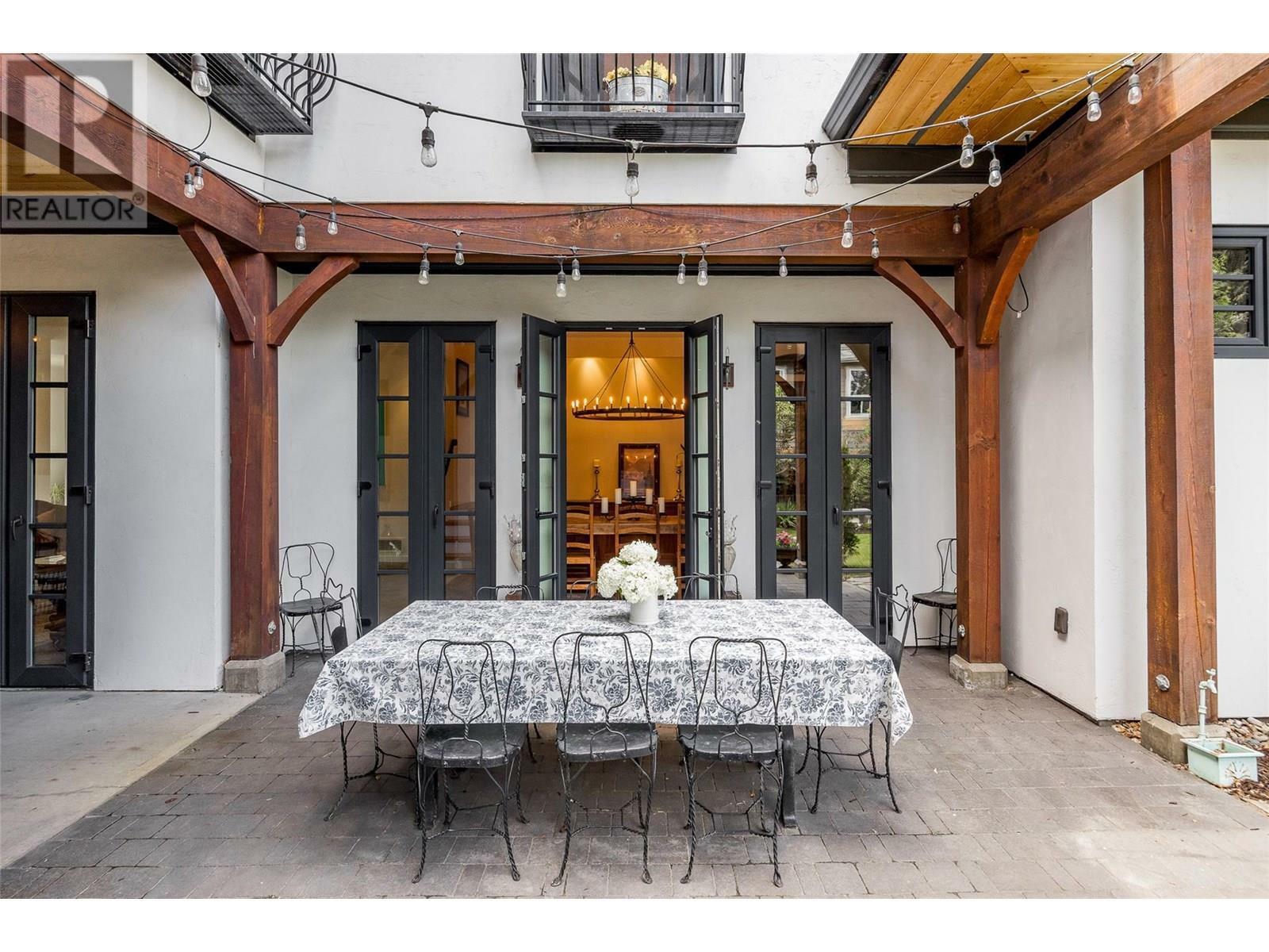 KELOWNA, British Columbia, V1Y 5N3, CA, 6 Bedrooms Bedrooms, ,4 BathroomsBathrooms,Residential,For Sale,1883056