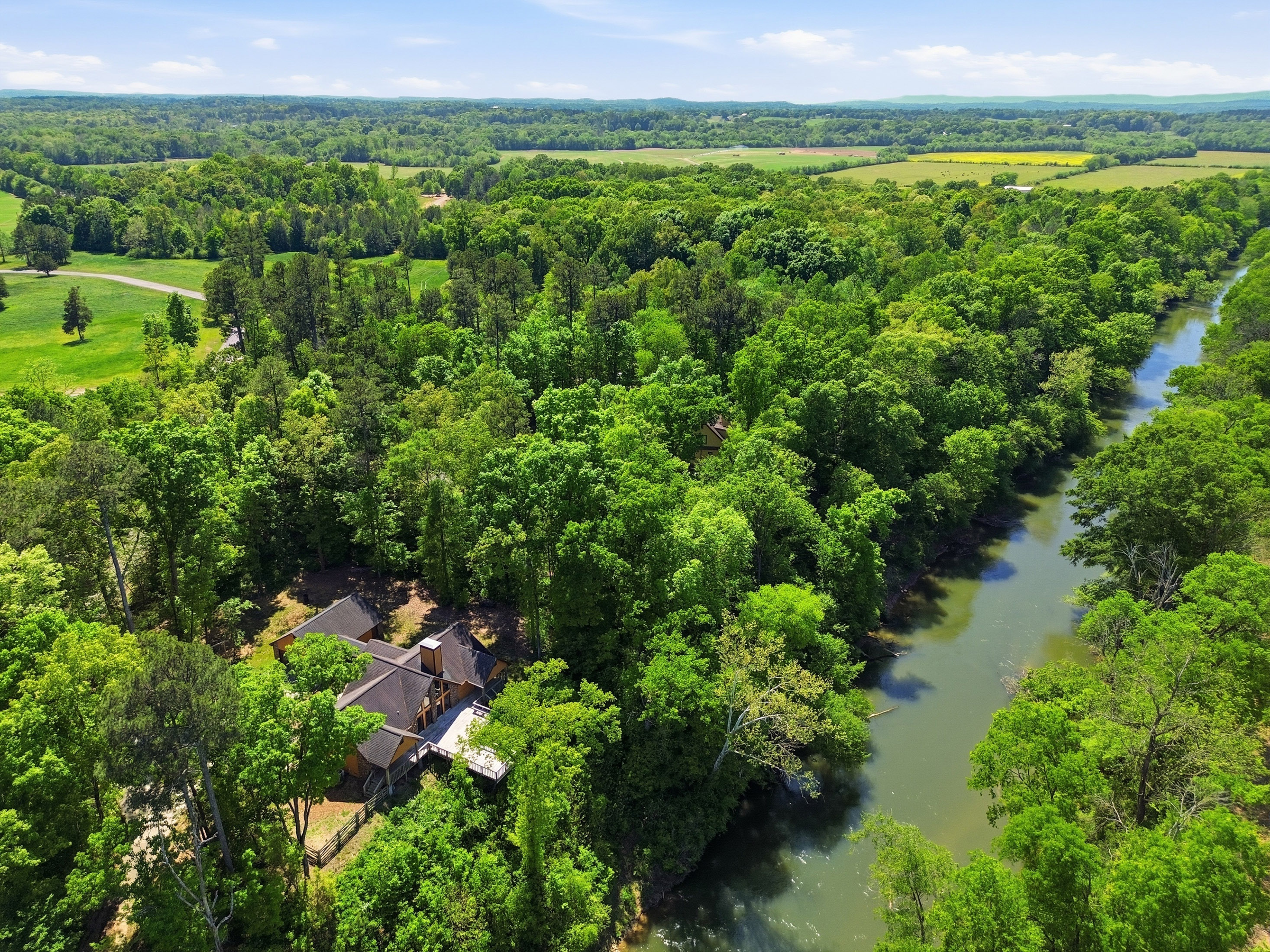  Ideal Cabin Escape Ready for Your Riverfront Lifestyle - 物件實景