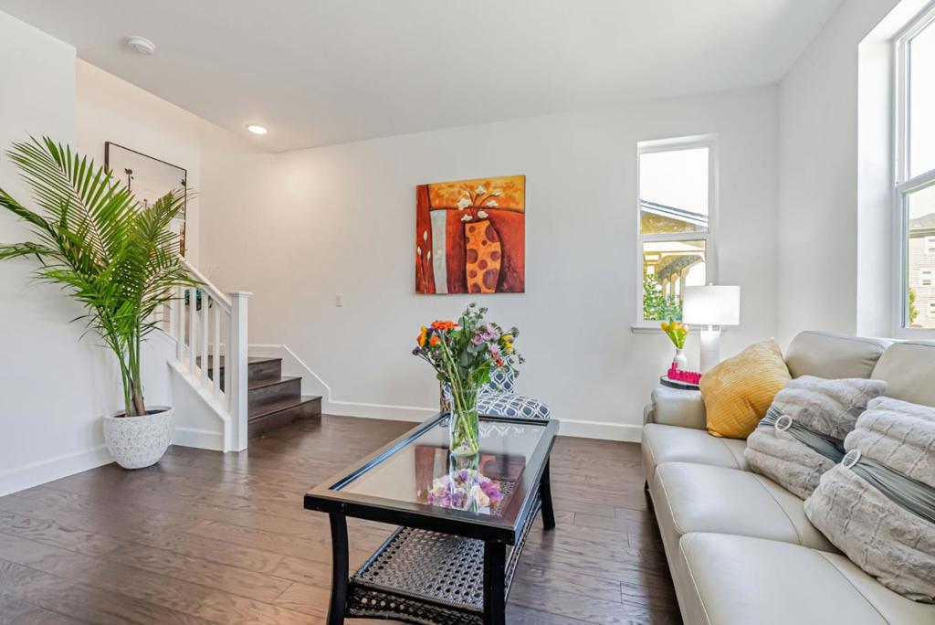 Hercules, California, 94547, United States, 4 Bedrooms Bedrooms, ,3 BathroomsBathrooms,Residential,For Sale,1978520