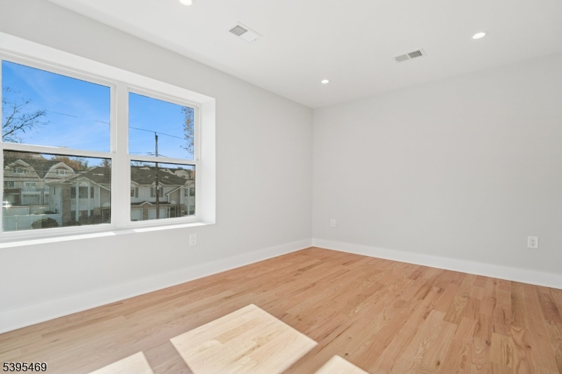 New Providence Boro, New Jersey, 07974, United States, 6 Bedrooms Bedrooms, ,6 BathroomsBathrooms,Residential,For Sale,2001991