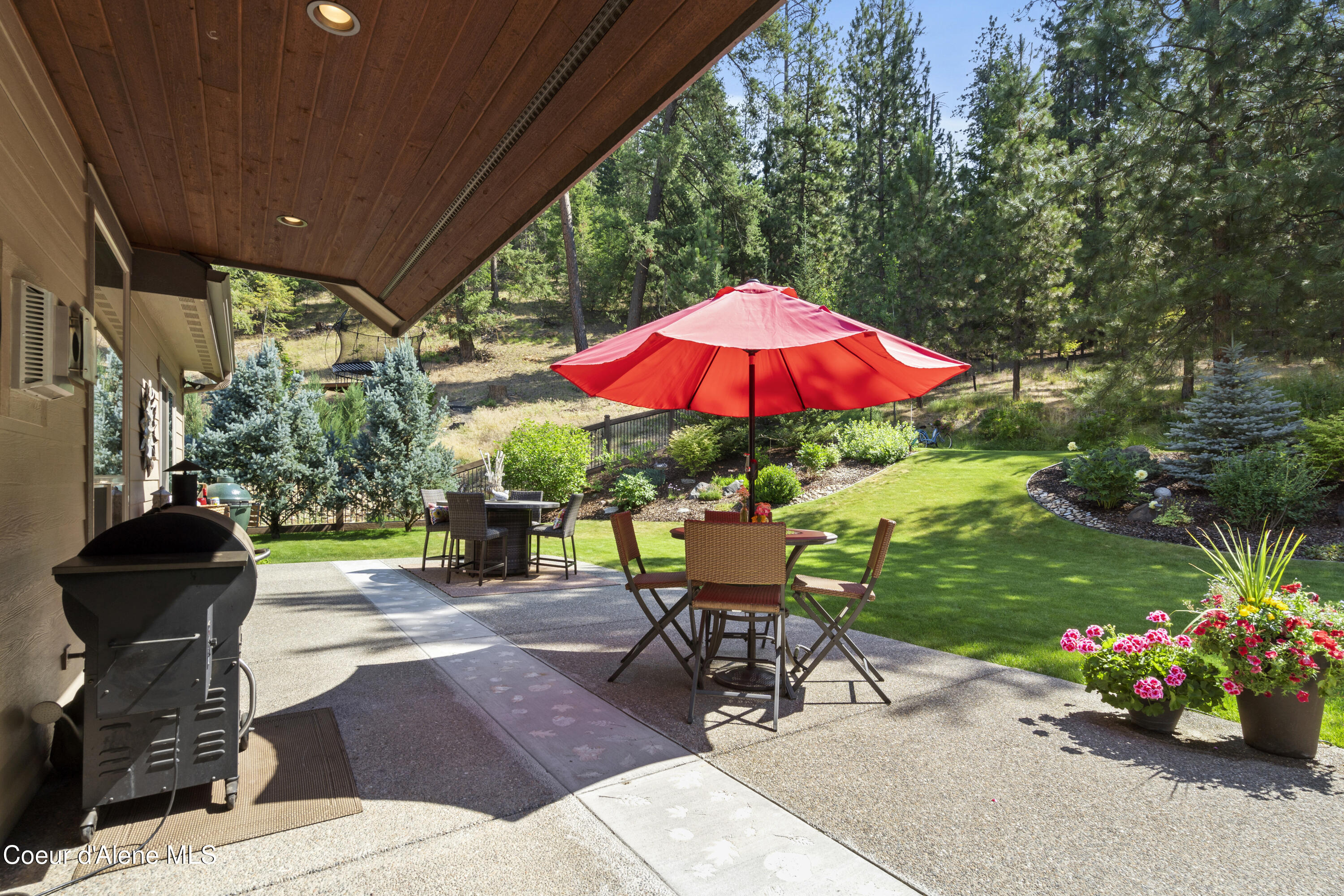 Coeur d'Alene, Idaho, 83815, United States, 5 Bedrooms Bedrooms, ,4 BathroomsBathrooms,Residential,For Sale,2048634