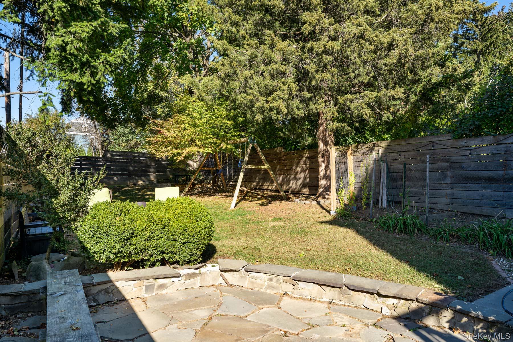 Tarrytown, New York, 10591, United States, 3 Bedrooms Bedrooms, ,4 BathroomsBathrooms,Residential,For Sale,1989441