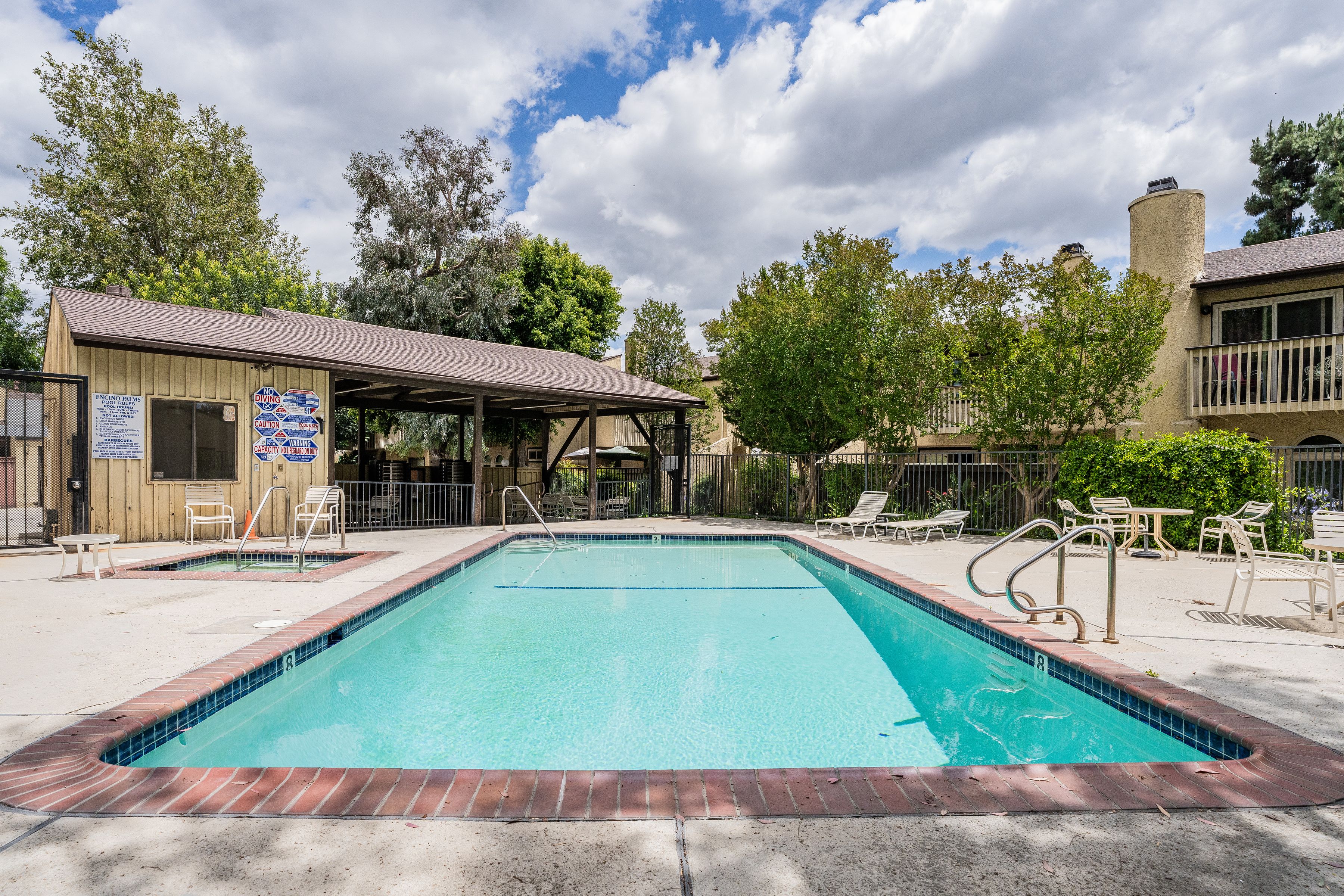  6746 Encino Avenue #2 - 物件實景