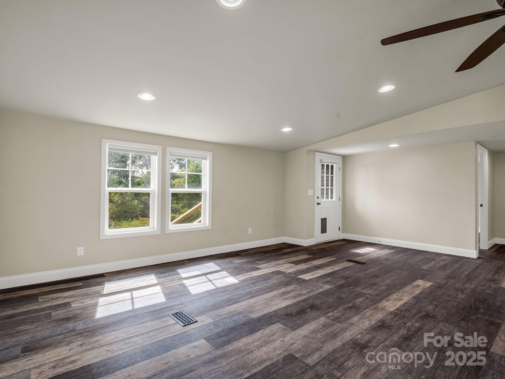 Mills River, North Carolina, 28759, United States, 3 Bedrooms Bedrooms, ,2 BathroomsBathrooms,Residential,For Sale,1982663