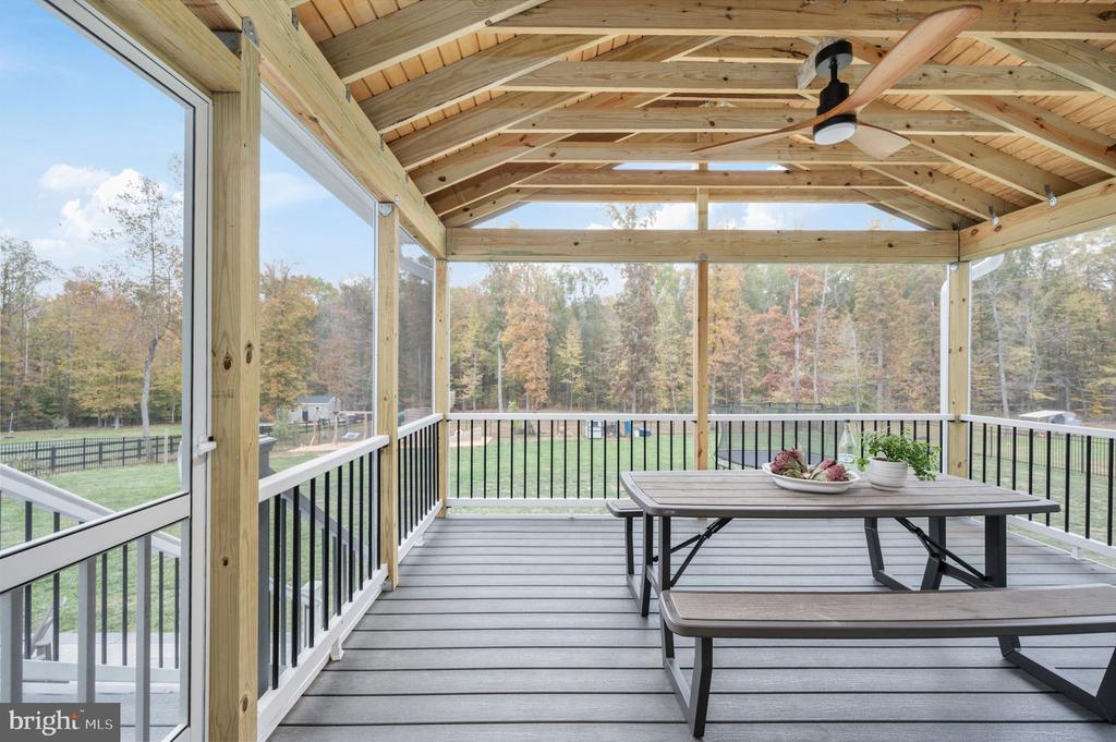 Fredericksburg, Virginia, 22406, United States, 5 Bedrooms Bedrooms, ,4 BathroomsBathrooms,Residential,For Sale,2005971