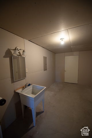 Hooper, Utah, 84315, United States, 4 Bedrooms Bedrooms, ,3 BathroomsBathrooms,Residential,For Sale,1904252