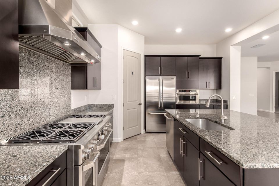 Chandler, Arizona, 85286, United States, 4 Bedrooms Bedrooms, ,Residential,For Sale,1976869