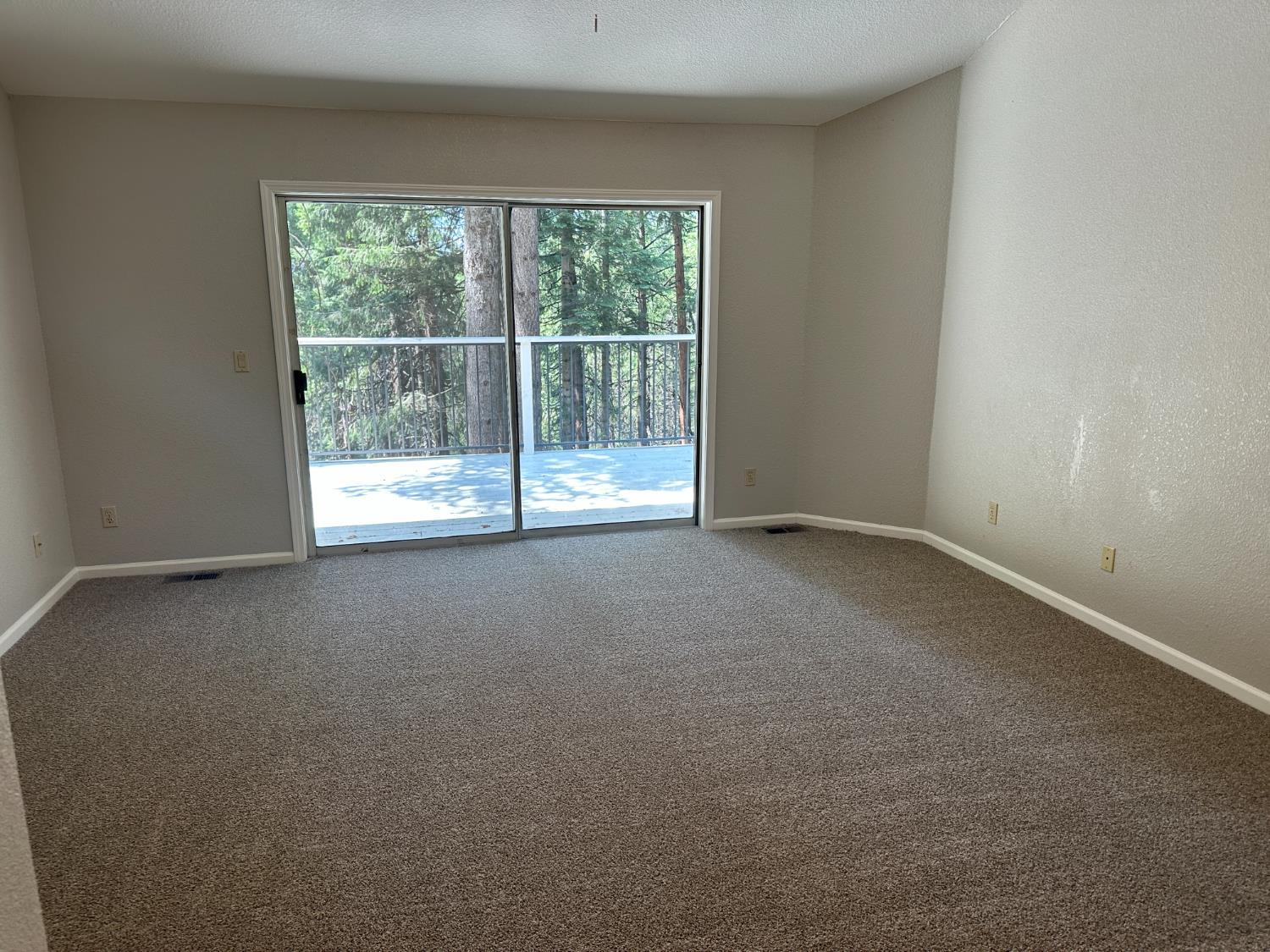 Pollock Pines, California, 95726, United States, 3 Bedrooms Bedrooms, ,3 BathroomsBathrooms,Residential,For Sale,1976360