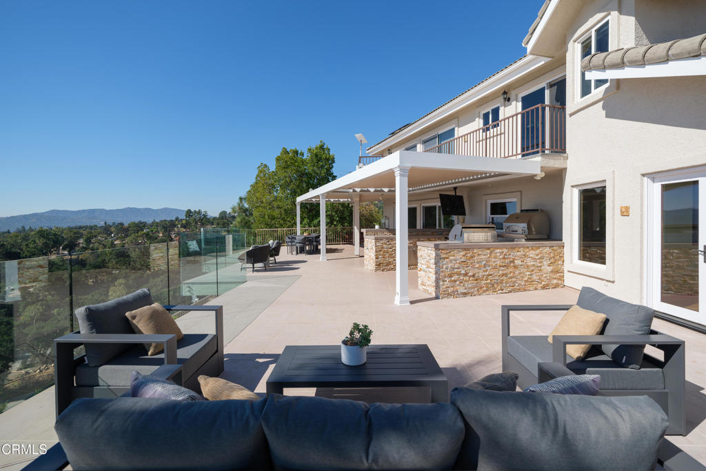 Altadena, California, 91001, United States, 5 Bedrooms Bedrooms, ,6 BathroomsBathrooms,Residential,For Sale,1989048