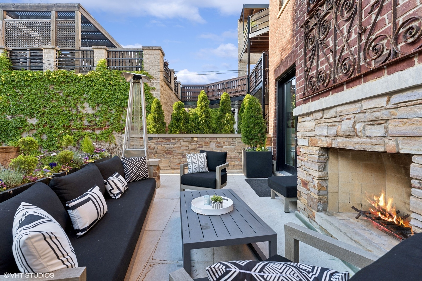 3830 N Wayne Avenue, Chicago, Illinois, 60613, United States, 6 Bedrooms Bedrooms, ,6 BathroomsBathrooms,Residential,For Sale,3830 N Wayne Avenue,1628817