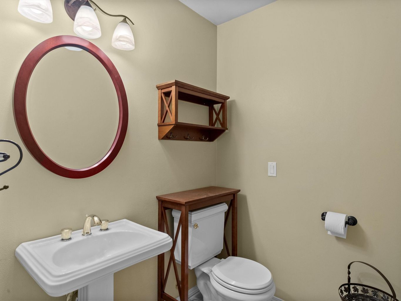 Manitowoc, Wisconsin, 54220, United States, 4 Bedrooms Bedrooms, ,4 BathroomsBathrooms,Residential,For Sale,1982773