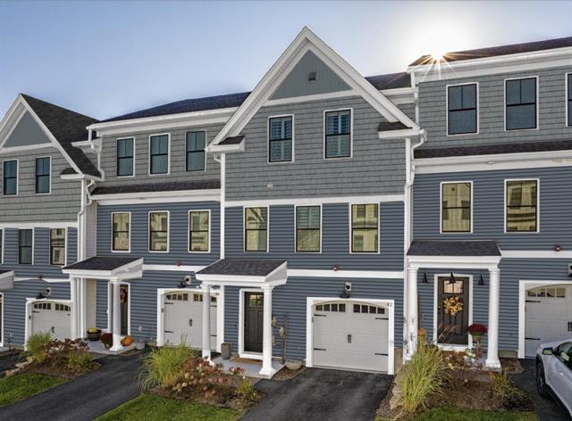 Dover, New Hampshire, 03820, United States, 2 Bedrooms Bedrooms, ,3 BathroomsBathrooms,Residential,For Sale,1913520