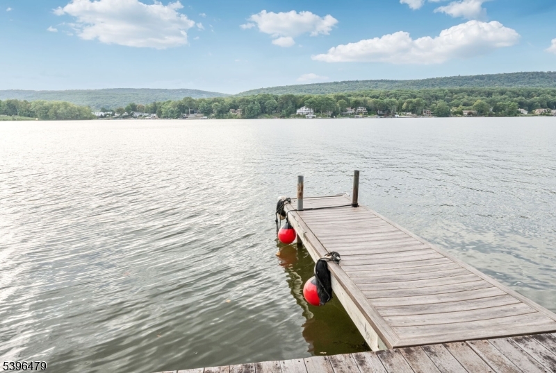 West Milford Twp., New Jersey, 07421, United States, 4 Bedrooms Bedrooms, ,3 BathroomsBathrooms,Residential,For Sale,1992089