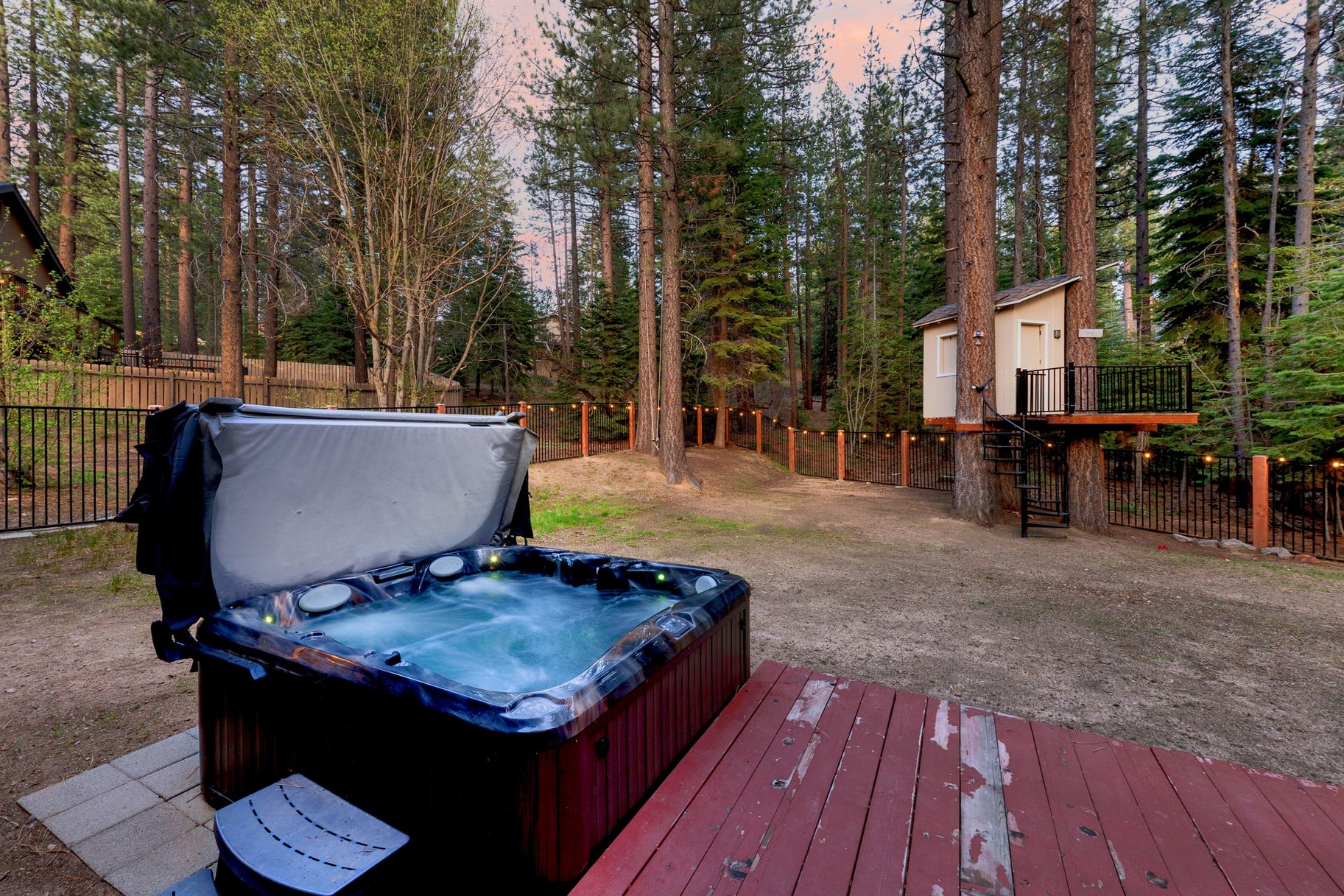  Move-In Ready 4 Bedroom Beauty  2022 Remodel  Fenced Yard, Forest Setting - 物件實景