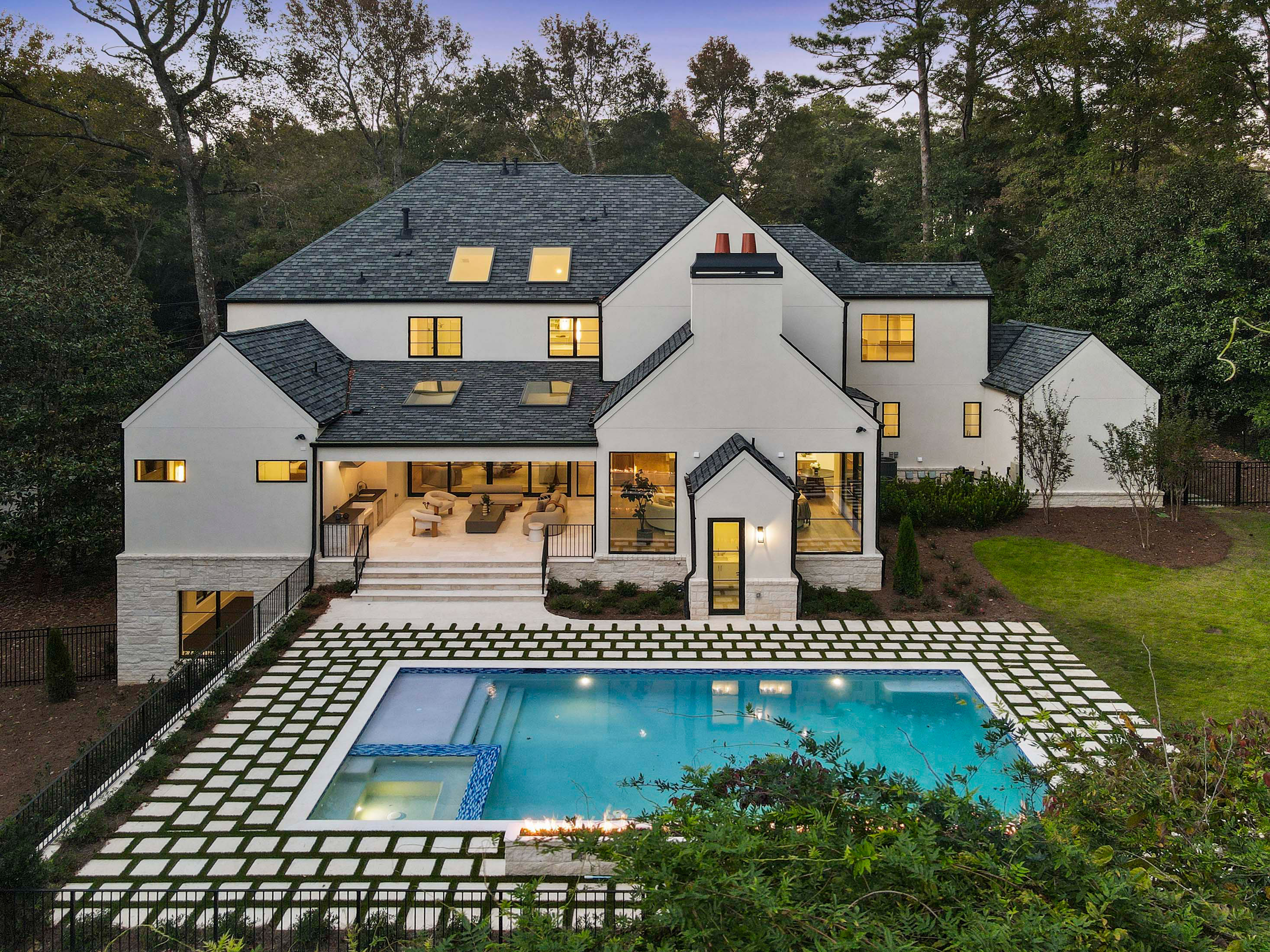  The Pinnacle of Luxury: New Custom Home in Prime Londonberry - 物件實景