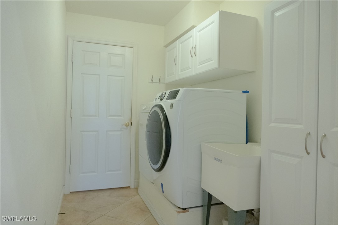 Cape Coral, Florida, 33904, United States, 4 Bedrooms Bedrooms, ,4 BathroomsBathrooms,Residential,For Sale,1935689