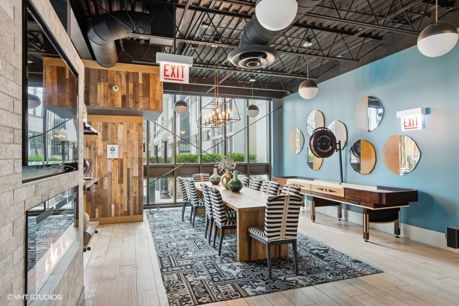 Chicago, Illinois, 60661, United States, 2 Bedrooms Bedrooms, ,2 BathroomsBathrooms,Residential,For Sale,1942571