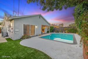 Van Nuys, California, 91405, United States, 3 Bedrooms Bedrooms, ,2 BathroomsBathrooms,Residential,For Sale,1939328
