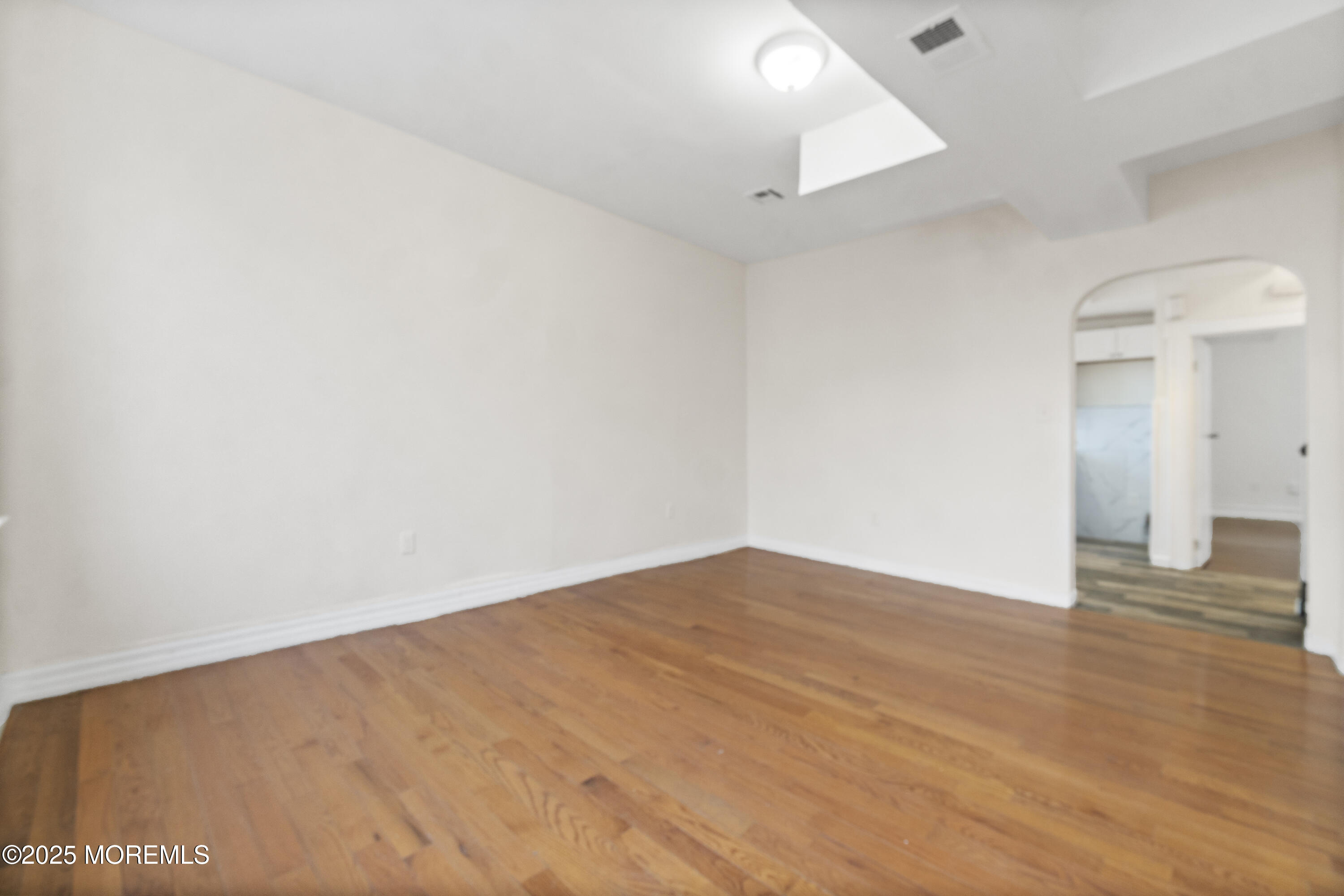 Newark, New Jersey, 07112, United States, 5 Bedrooms Bedrooms, ,2 BathroomsBathrooms,Residential,For Sale,2008185