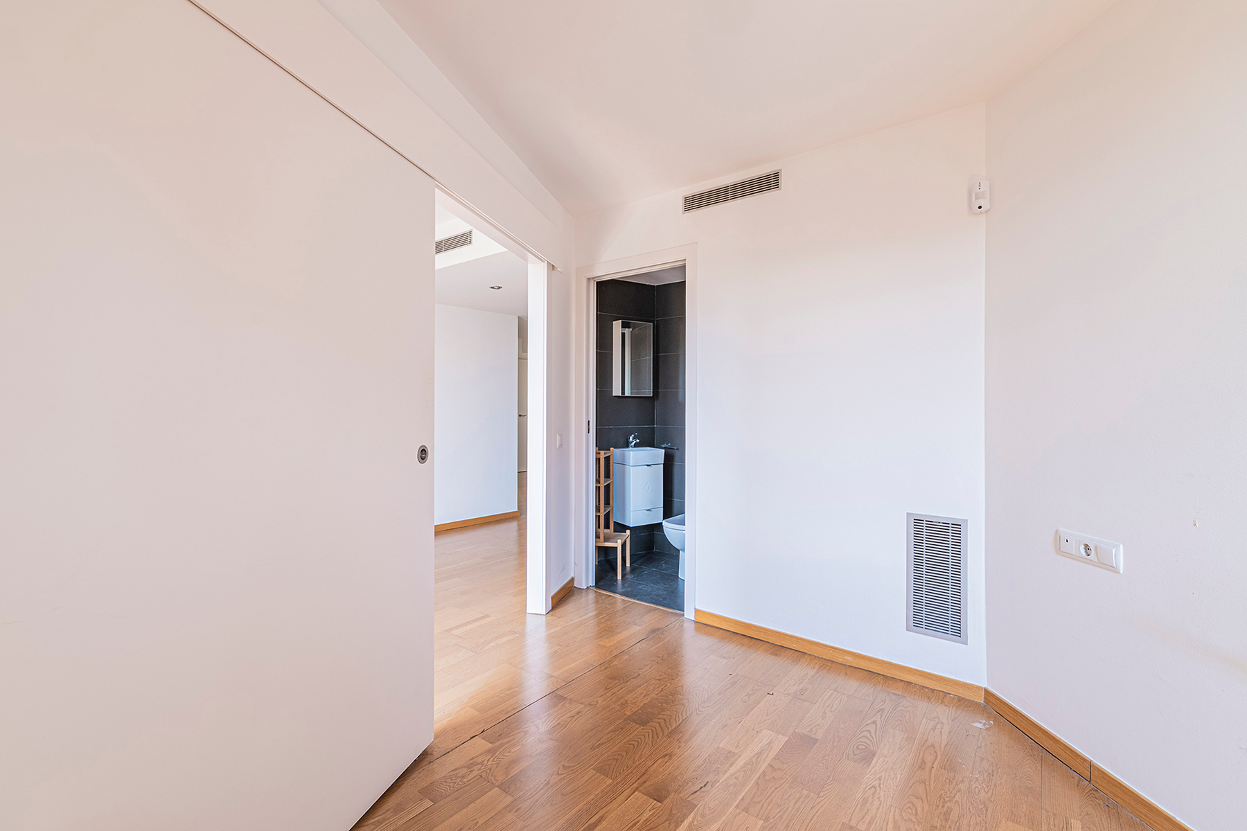  Bright apartment on high floor with private terrace in Eixample - 物件實景