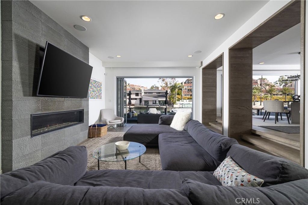 Newport Beach, California, 92660, United States, 4 Bedrooms Bedrooms, ,4 BathroomsBathrooms,Residential,For Sale,1751801