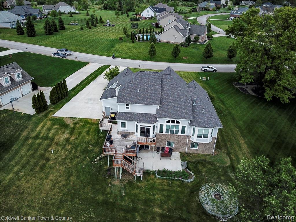 Brighton, Michigan, 48114, United States, 4 Bedrooms Bedrooms, ,5 BathroomsBathrooms,Residential,For Sale,1837893