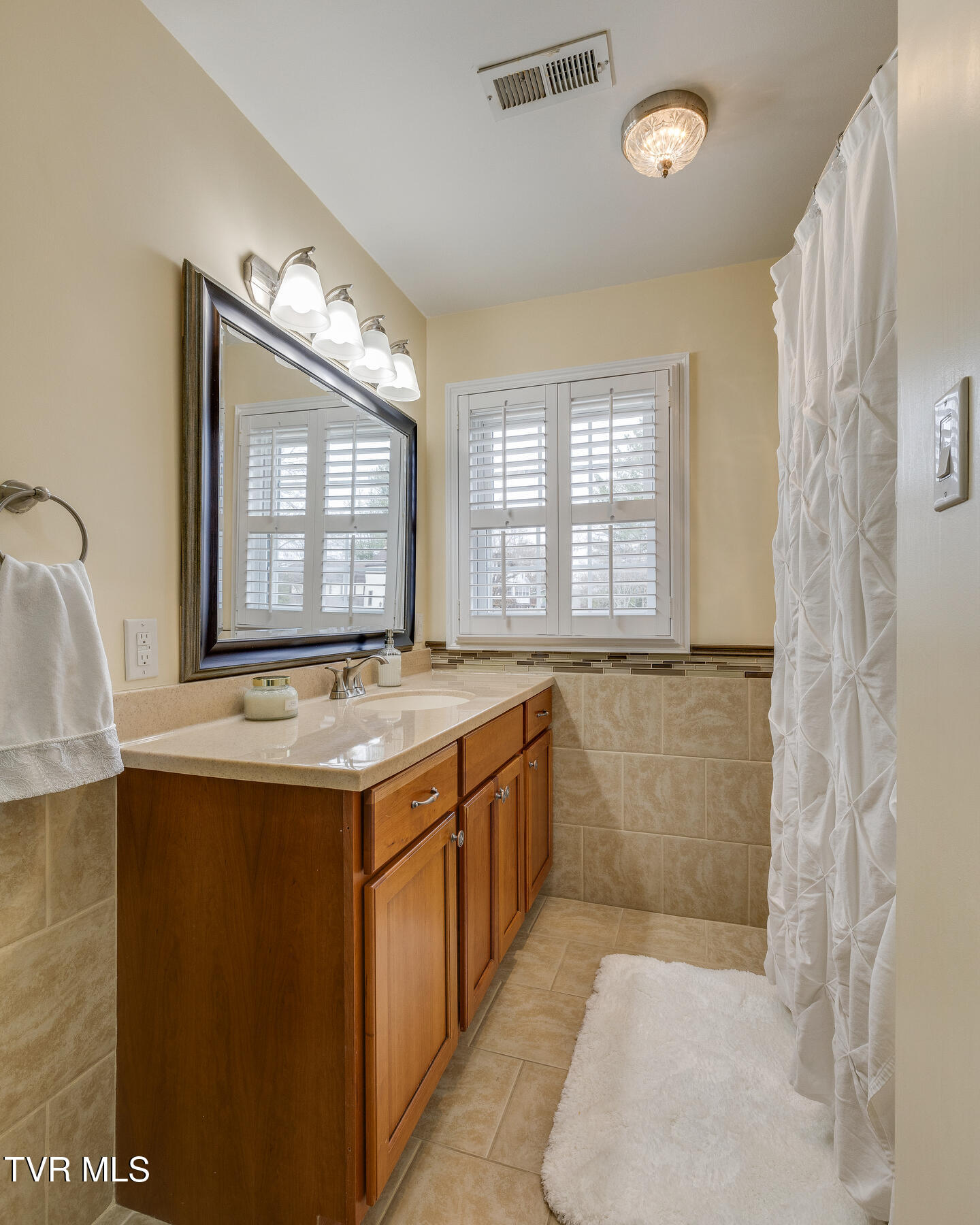 Kingsport, Tennessee, 37664, United States, 5 Bedrooms Bedrooms, ,5 BathroomsBathrooms,Residential,For Sale,1931023