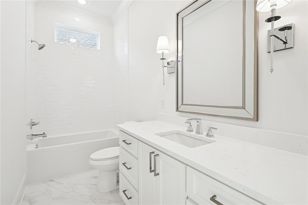 Covington, Louisiana, 70433, United States, 4 Bedrooms Bedrooms, ,3 BathroomsBathrooms,Residential,For Sale,1989421