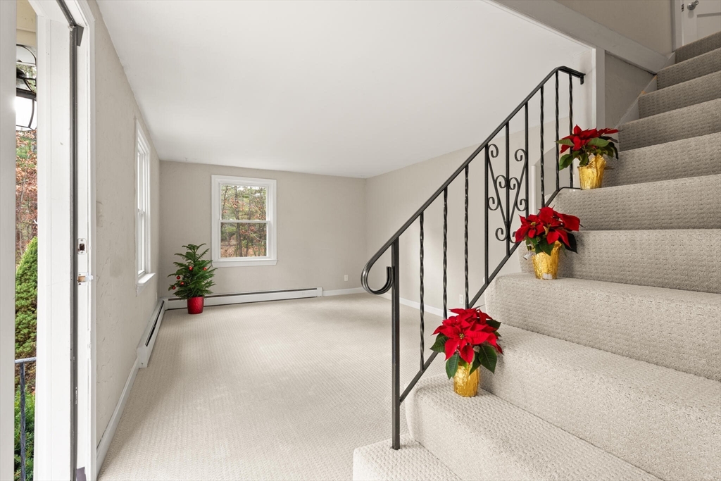 Dunstable, Massachusetts, 01827, United States, 4 Bedrooms Bedrooms, ,2 BathroomsBathrooms,Residential,For Sale,2001941