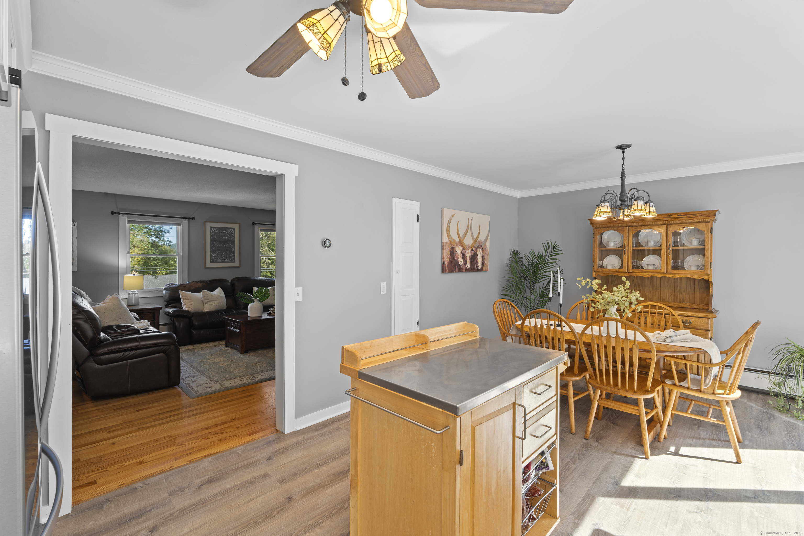 Newtown, Connecticut, 06482, United States, 3 Bedrooms Bedrooms, ,2 BathroomsBathrooms,Residential,For Sale,1962604