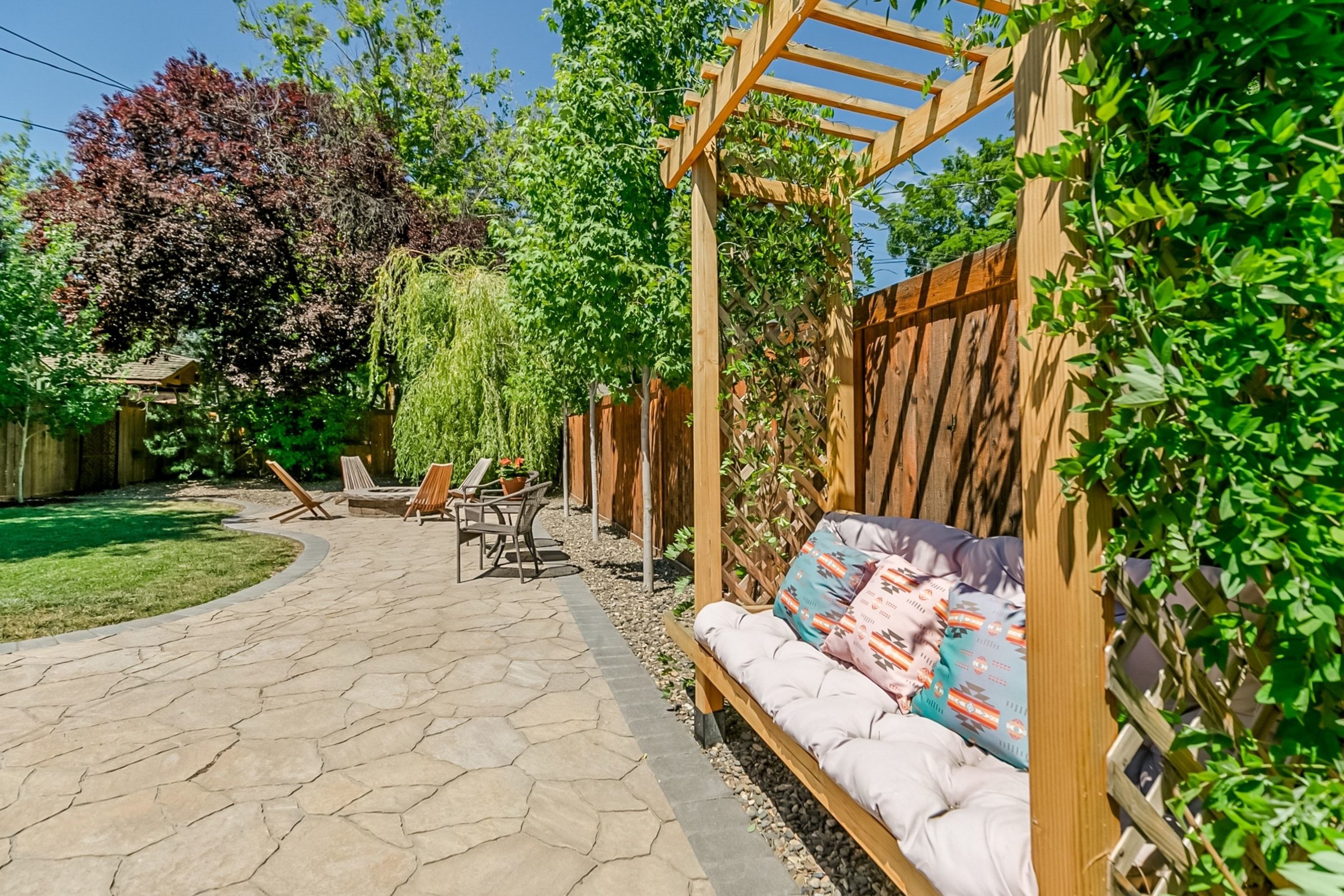  Parklike Yard, 3 Bedroom 1.5 Bath Home - 物件實景
