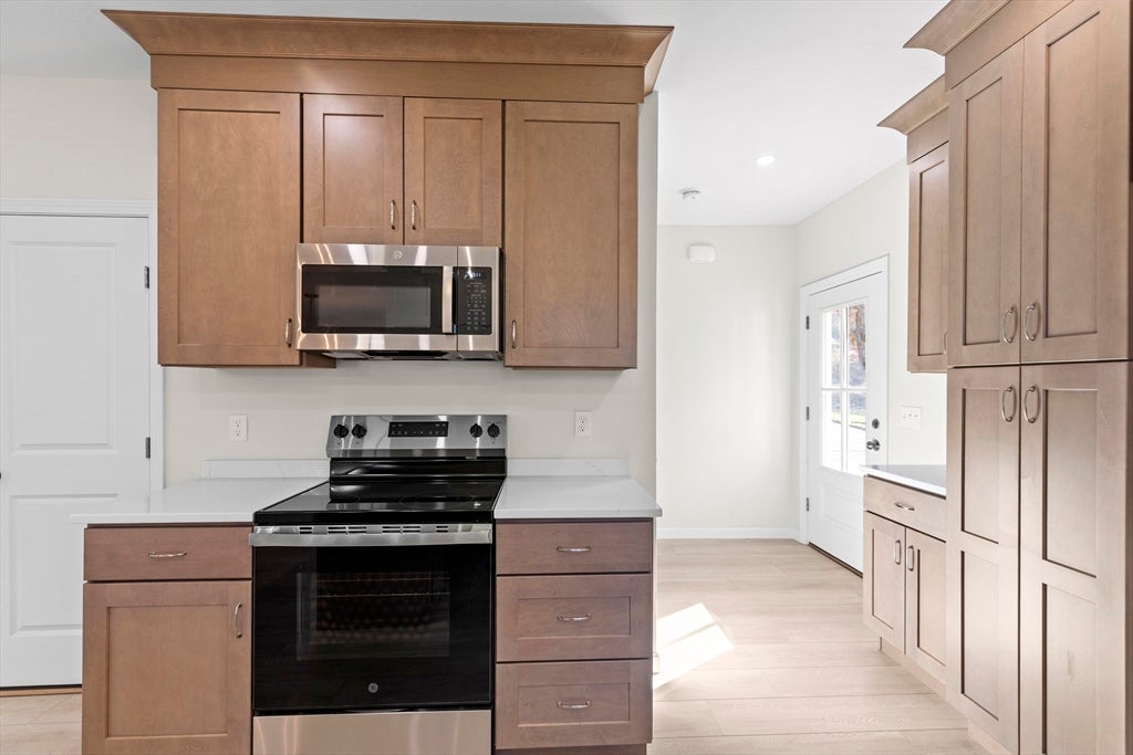 Plymouth, Massachusetts, 02360, United States, 3 Bedrooms Bedrooms, ,2 BathroomsBathrooms,Residential,For Sale,2049436