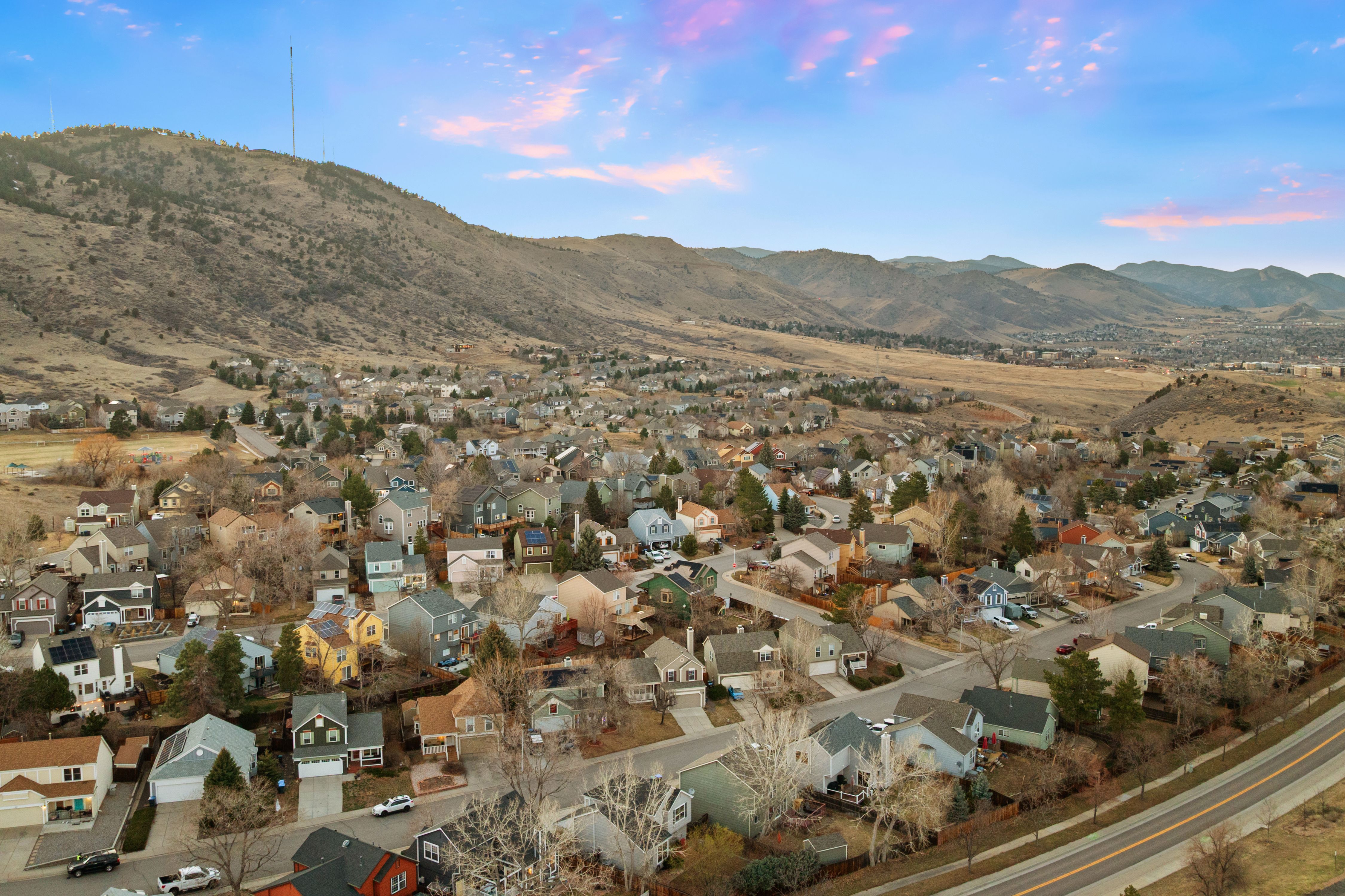  Nestled at the Base of the Beautiful Golden Foothills in Desirable Lakota Hills - 物件實景