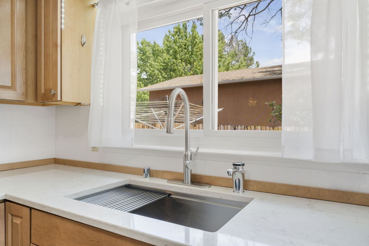 White Rock, New Mexico, 87547, United States, 4 Bedrooms Bedrooms, ,3 BathroomsBathrooms,Residential,For Sale,1906600