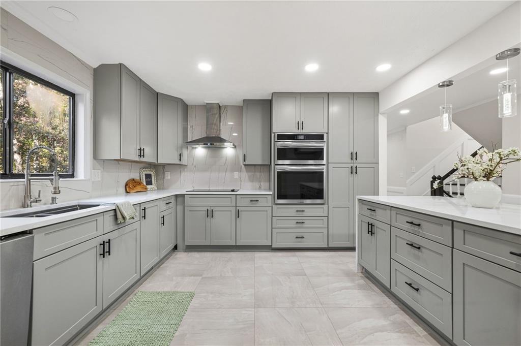 Snellville, Georgia, 30039, United States, 5 Bedrooms Bedrooms, ,4 BathroomsBathrooms,Residential,For Sale,1993862