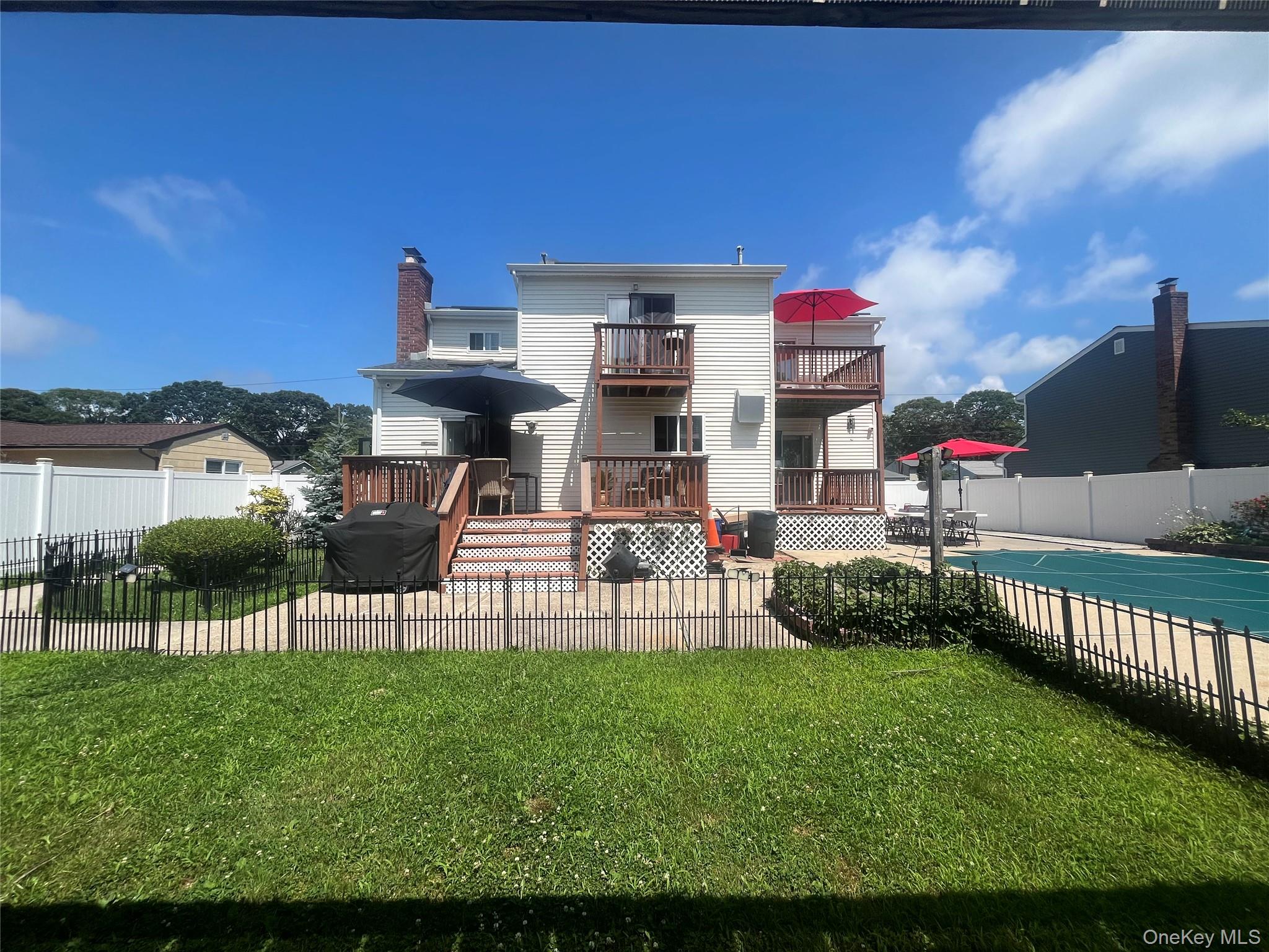 Shirley, New York, 11967, United States, 4 Bedrooms Bedrooms, ,4 BathroomsBathrooms,Residential,For Sale,1901619