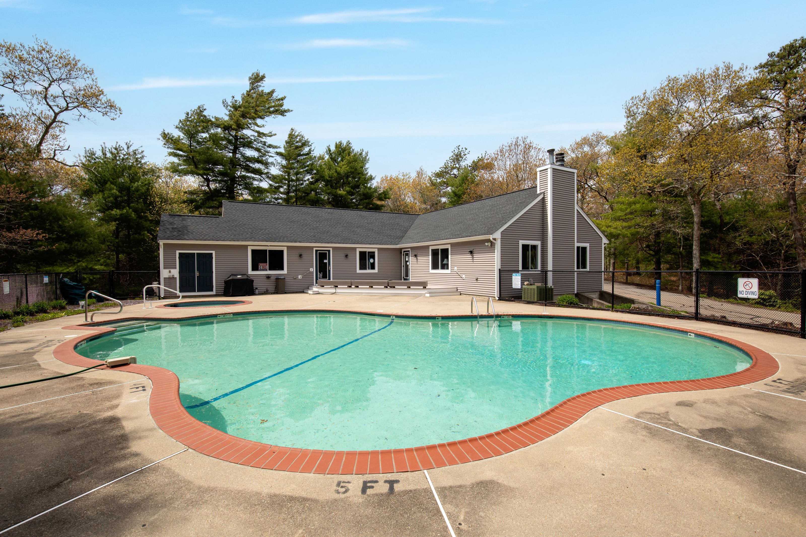  2 Beach Plum Lane Unit E, Bourne, MA, 02532 - 物件實景