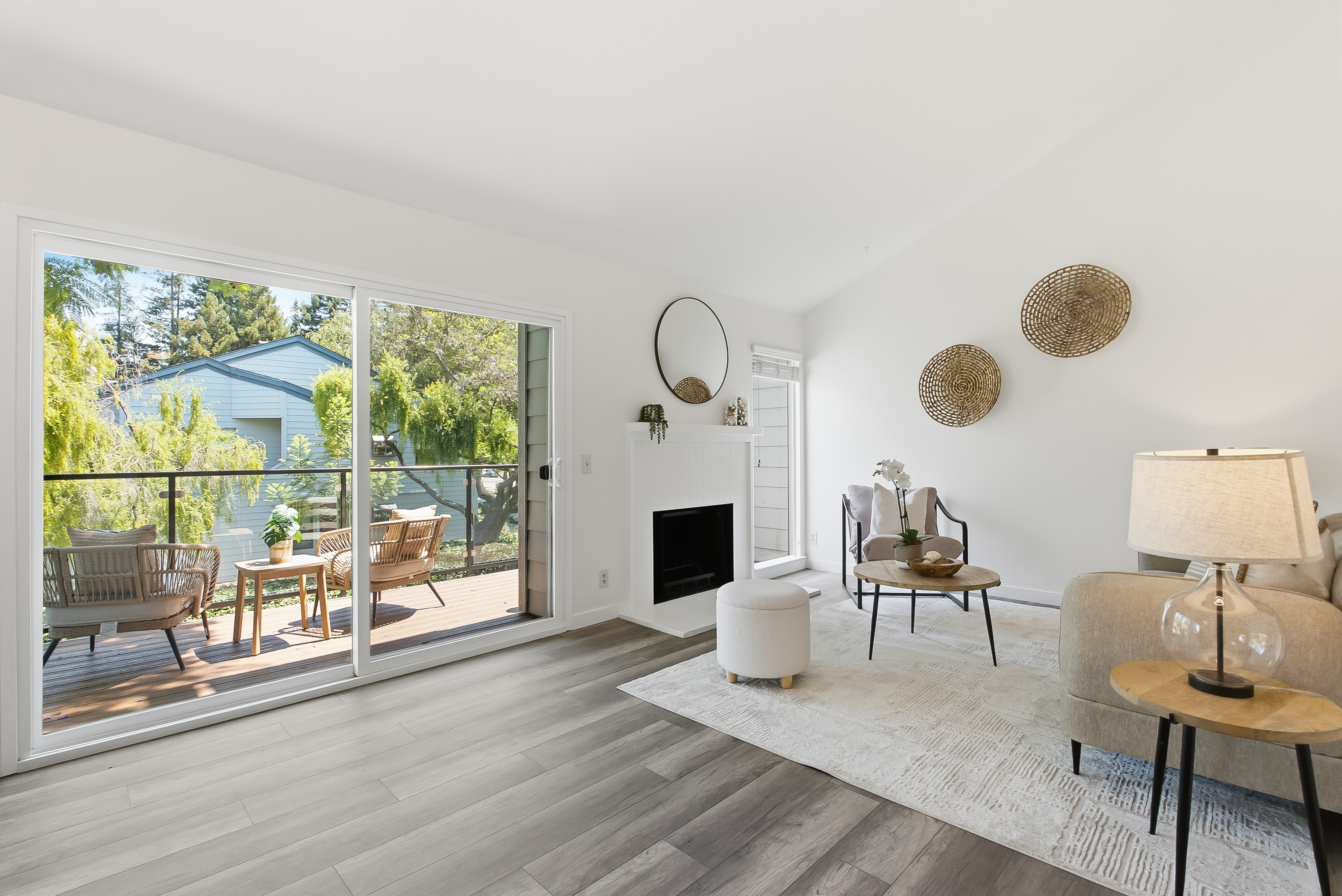  Lakefront Living in the Heart of Mountain View - 物件實景
