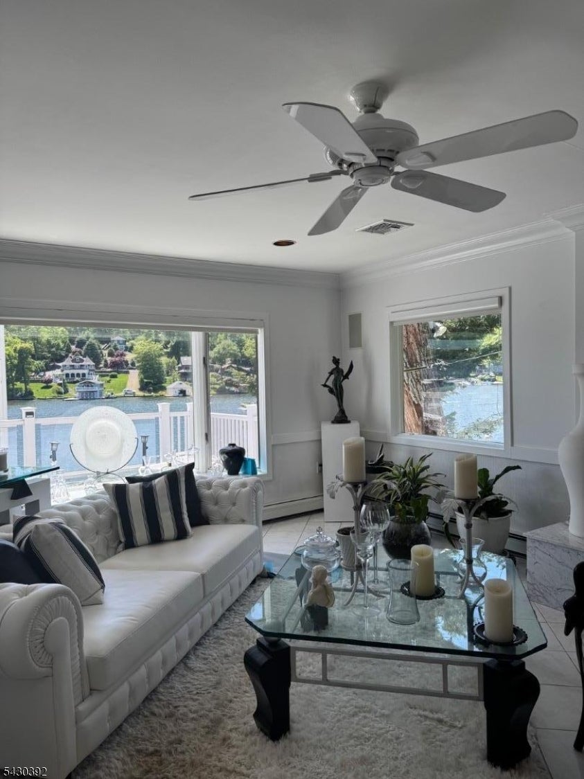 Hopatcong Boro, New Jersey, 07843, United States, 3 Bedrooms Bedrooms, ,4 BathroomsBathrooms,Residential,For Sale,2045244