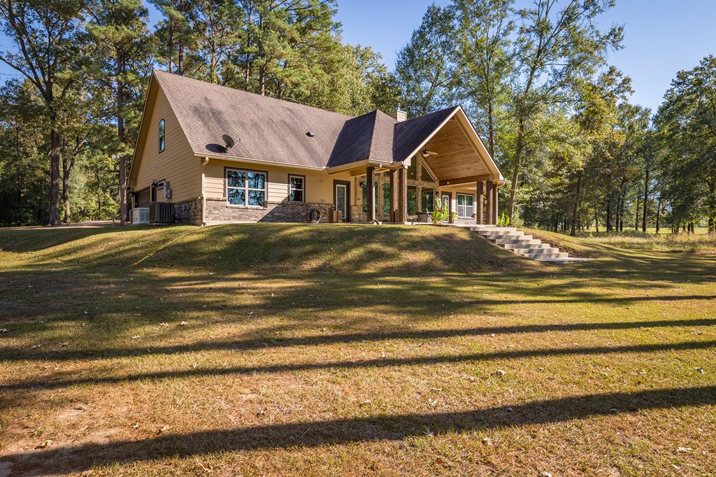 Etoile, Texas, 75944, United States, 3 Bedrooms Bedrooms, ,2 BathroomsBathrooms,Residential,For Sale,1989857