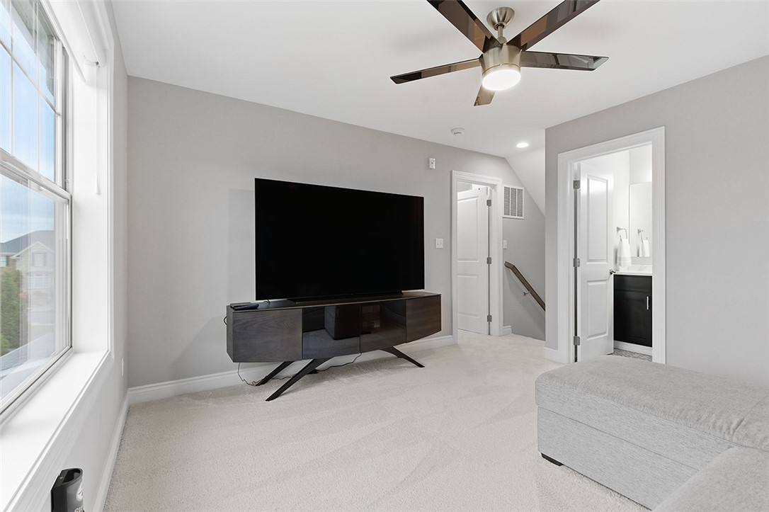 Collier Twp, Pennsylvania, 15205, United States, 4 Bedrooms Bedrooms, ,4 BathroomsBathrooms,Residential,For Sale,1994329