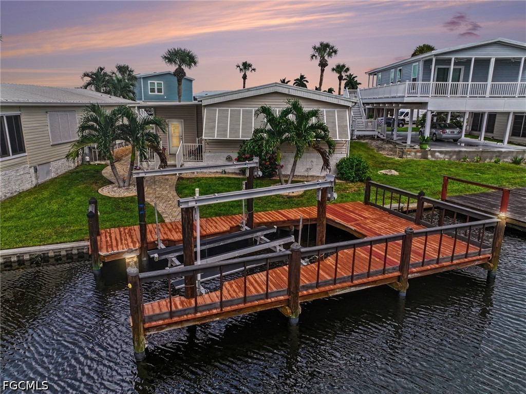 Bryan Ct, Fort Myers Beach, FL 33931