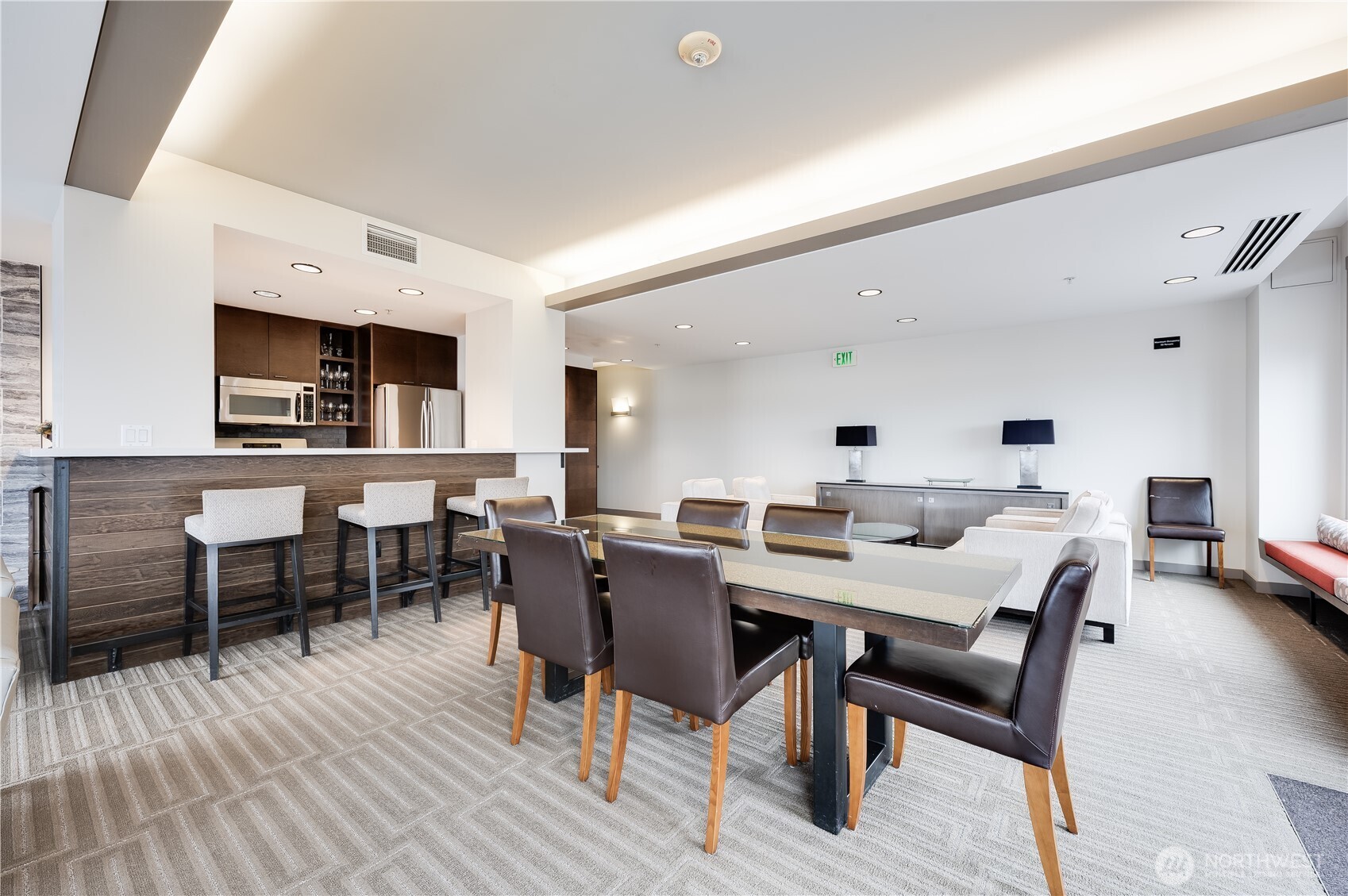 Seattle, Washington, 98121, United States, 1 Bedroom Bedrooms, ,Residential,For Sale,1992082