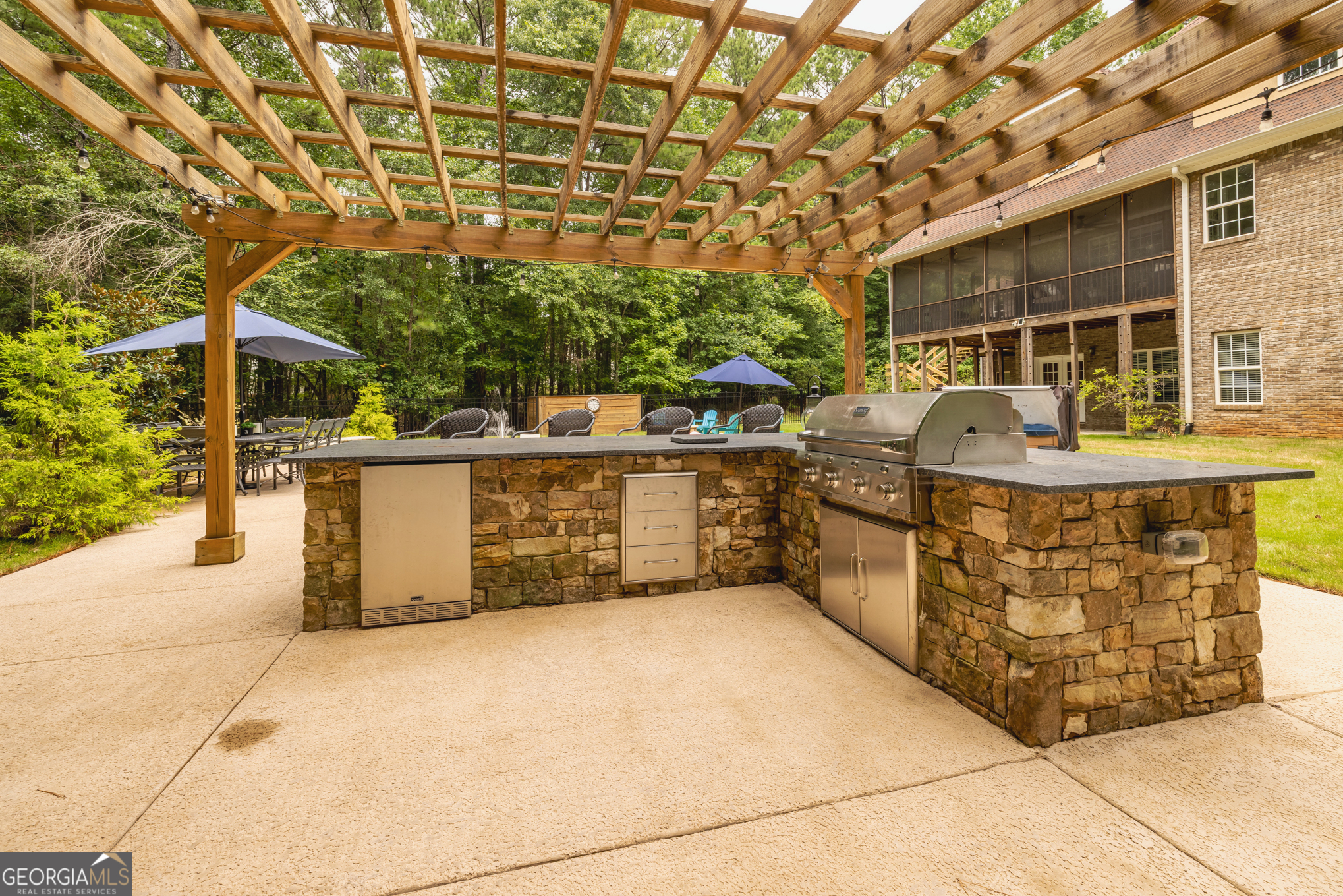 Newnan, Georgia, 30263, United States, 4 Bedrooms Bedrooms, ,5 BathroomsBathrooms,Residential,For Sale,1932602