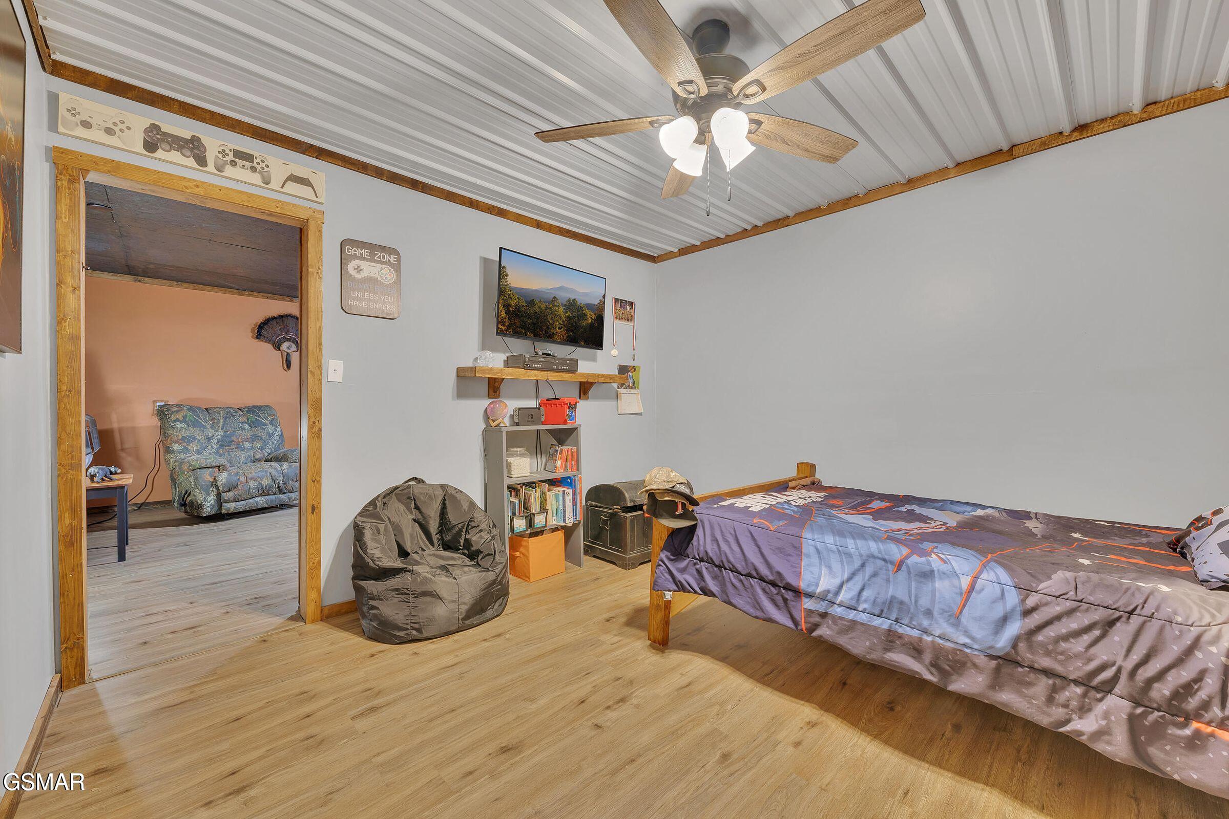 Bybee, Tennessee, 37713, United States, 4 Bedrooms Bedrooms, ,2 BathroomsBathrooms,Residential,For Sale,1980486