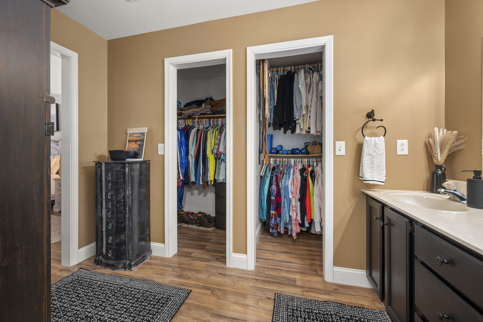 Sycamore, Illinois, 60178, United States, 4 Bedrooms Bedrooms, ,4 BathroomsBathrooms,Residential,For Sale,1999844