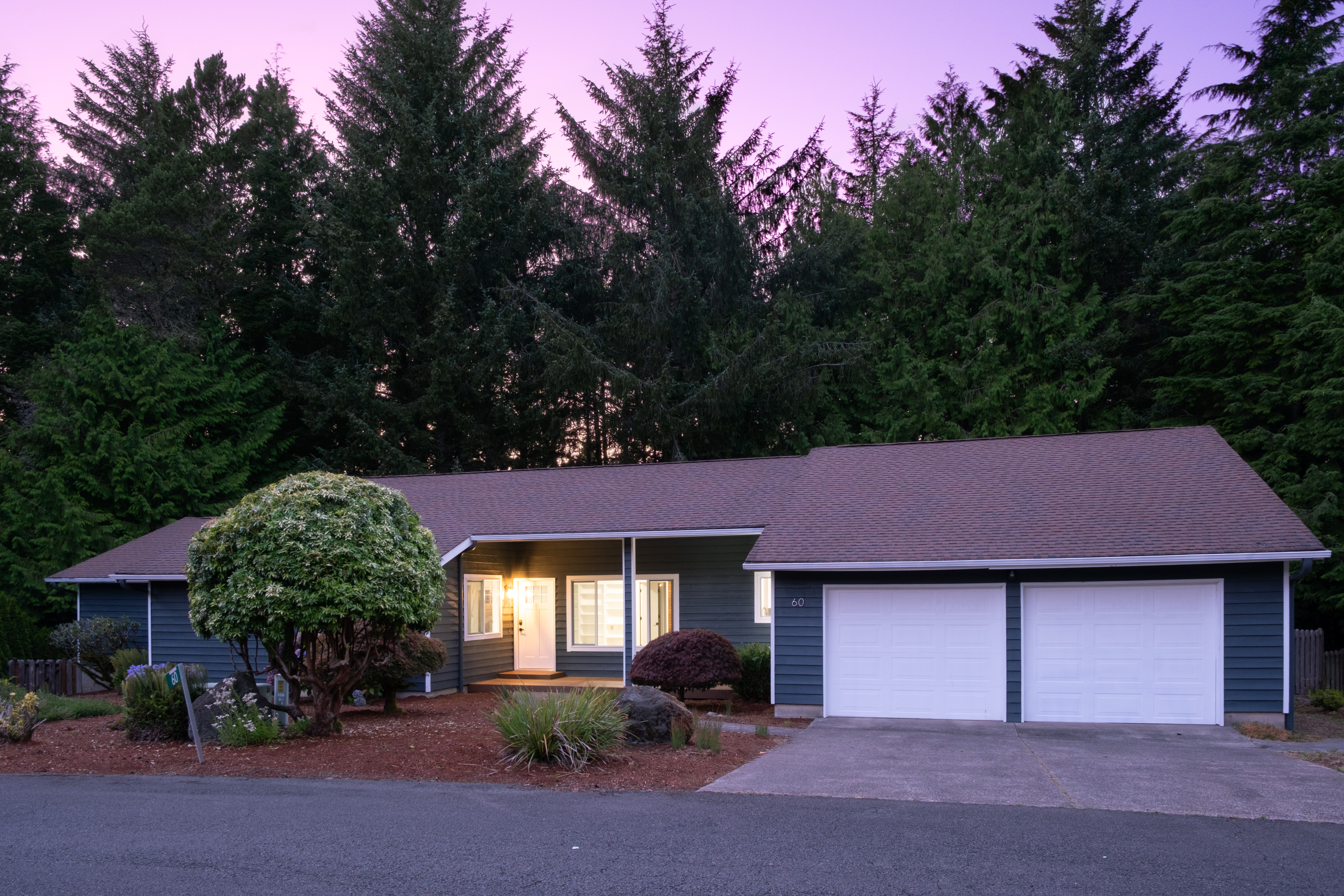Lincoln City, Oregon, 97367, United States, 3 Bedrooms Bedrooms, ,2 BathroomsBathrooms,Residential,For Sale,1976632