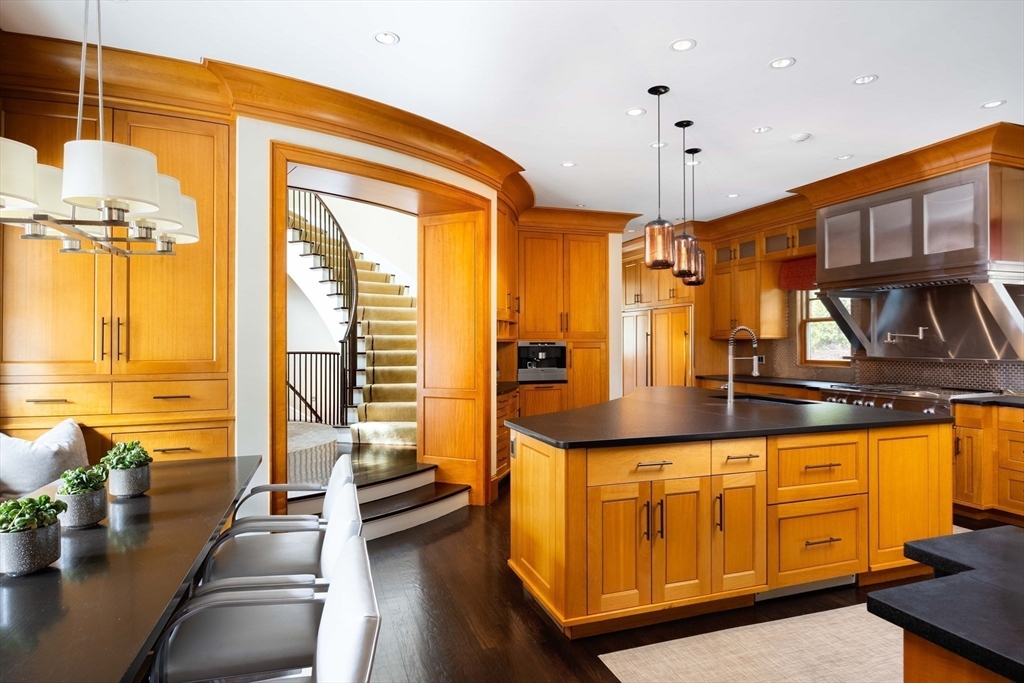 Brookline, Massachusetts, 02445, United States, 6 Bedrooms Bedrooms, ,8 BathroomsBathrooms,Residential,For Sale,1951520