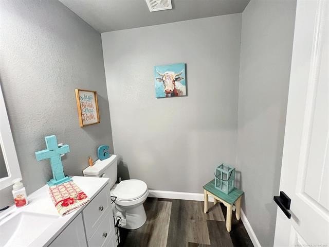 Tahlequah, Oklahoma, 74464, United States, 6 Bedrooms Bedrooms, ,4 BathroomsBathrooms,Residential,For Sale,1982576